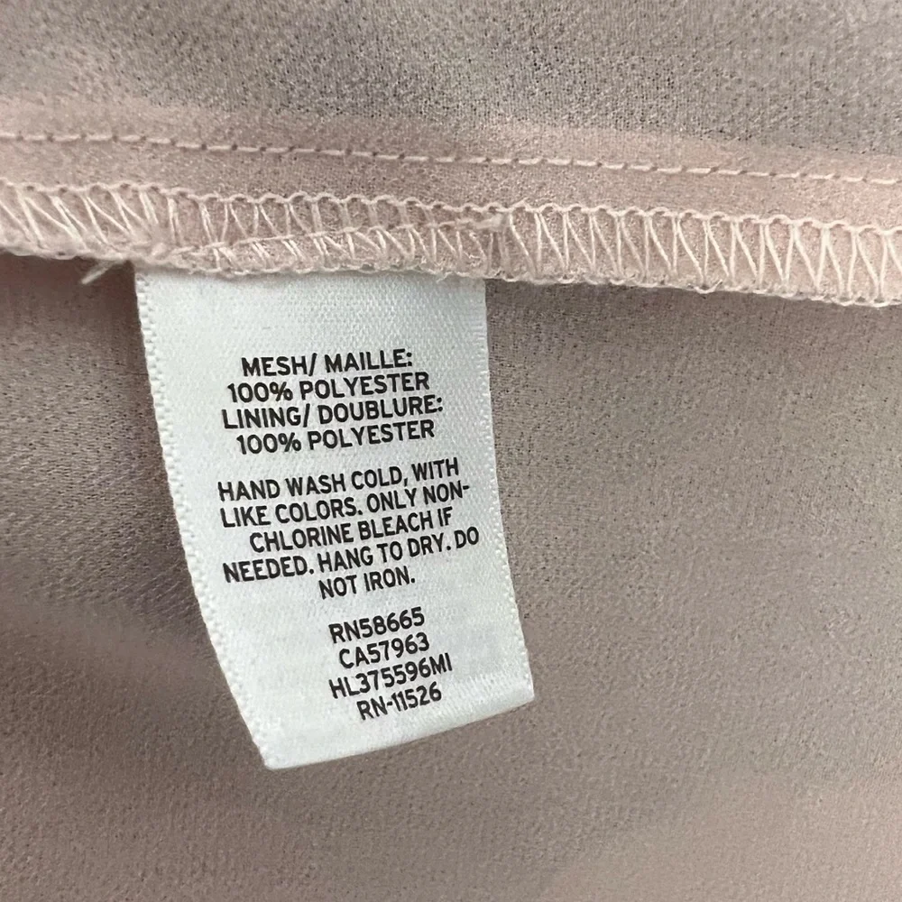 Chelsea 28 Pleated Swiss Dot Mock Neck Sleeveless Top - Picture 7 of 8